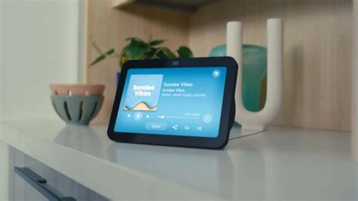Amazon Echo Show 8 Call Official Lifestyle