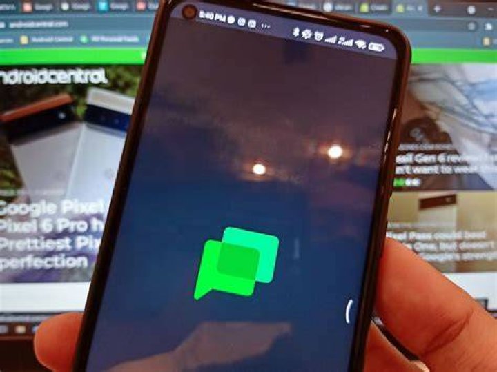 Google Chat update cleans up its crowded messaging interface