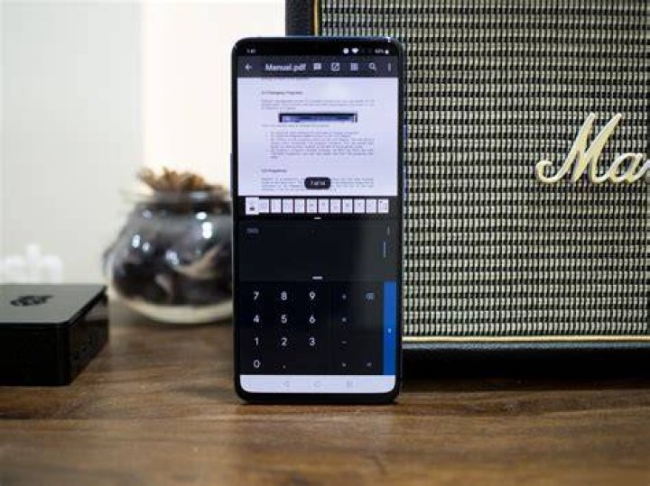 How to enable split-screen multitasking on a OnePlus phone
