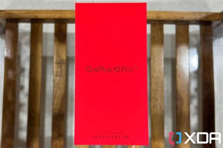 OnePlus 10 Pro on box