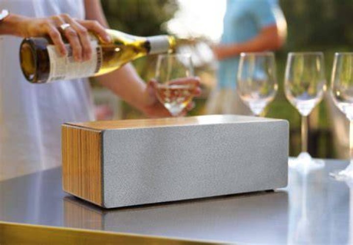Tap Default music speaker